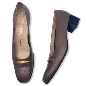 SALVATORE FERRAGAMO Vintage Round Toe Heel 6.45 AA